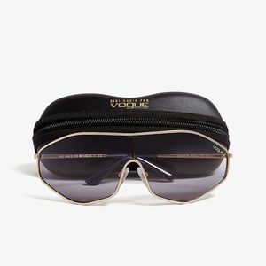 GIGI HADID X VOGUE SUNGLASSES